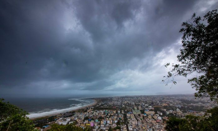 Hundreds Of Thousands Homeless And 33 Reported Dead In India Cyclone