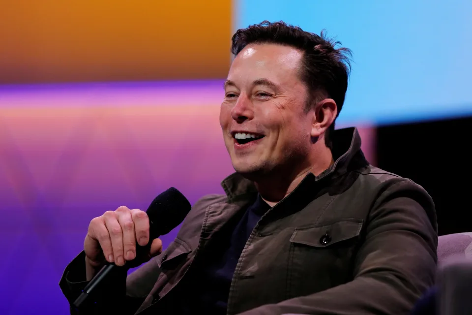 Tesla Sells Off $936 Million In Bitcoin, Holds Dogecoin